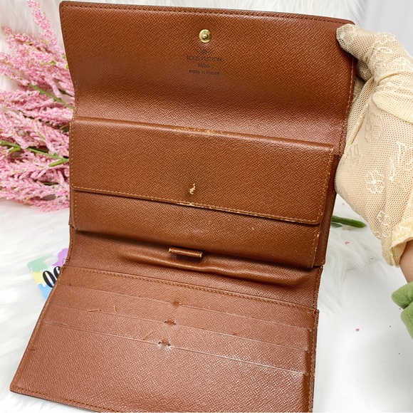 062 Authentic Louis Vuitton Monogram International Wallet Datecode: MB0052 - Picture 3 of 7